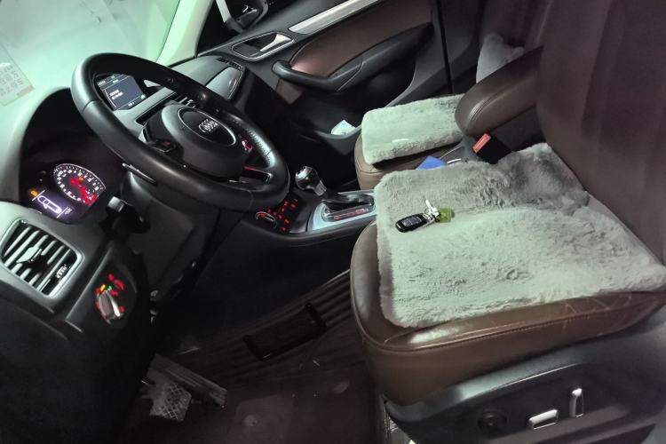 Used Audi Q3 2017 30 TFSI Fashion Model Left Front Seat