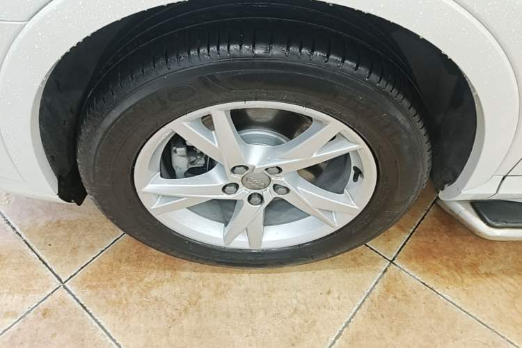 Used Audi Q3 2017 30 TFSI Fashion Model Left Front Wheel Hub