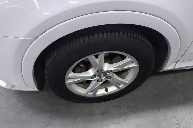 Used Audi Q3 2017 35 TFSI Fashion Model Left Front Wheel Hub