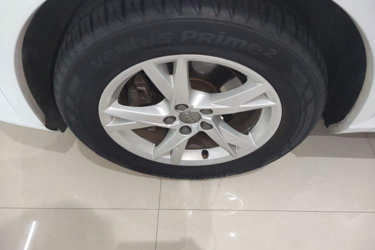 Used Audi Q3 2017 30 TFSI Fashion Model Left Front Wheel Hub
