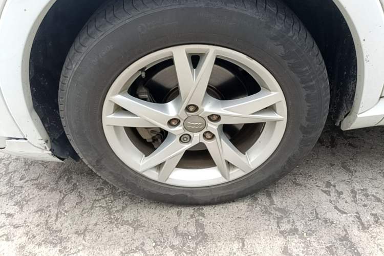 Used Audi Q3 2017 35 TFSI Fashion Model Left Front Wheel Hub