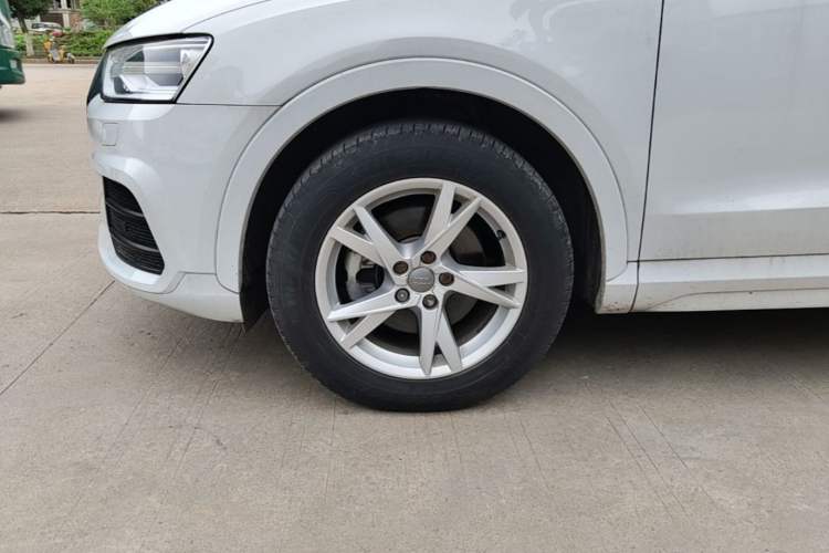 Used Audi Q3 2017 35 TFSI Fashion Model Left Front Wheel Hub