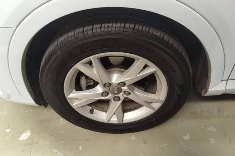 Used Audi Q3 2017 35 TFSI Fashion Model Left Front Wheel Hub