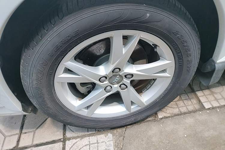 Used Audi Q3 2017 35 TFSI Fashion Model Left Front Wheel Hub