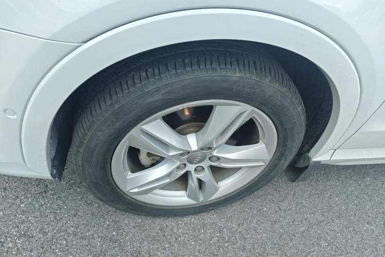 Used Audi Q3 2017 30 TFSI Fashion Model Left Front Wheel Hub