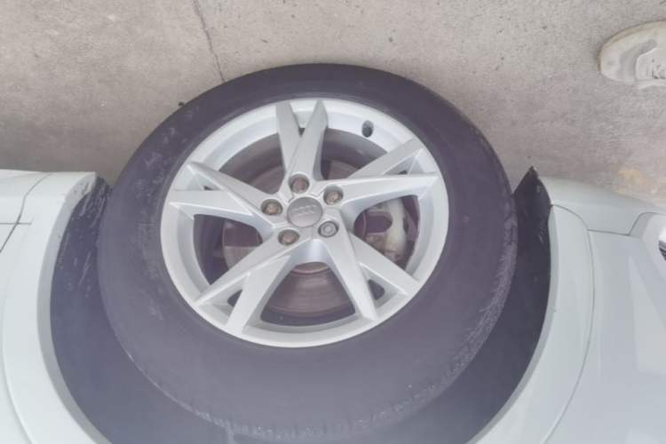 Used Audi Q3 2017 30 TFSI Fashion Model Left Front Wheel Hub