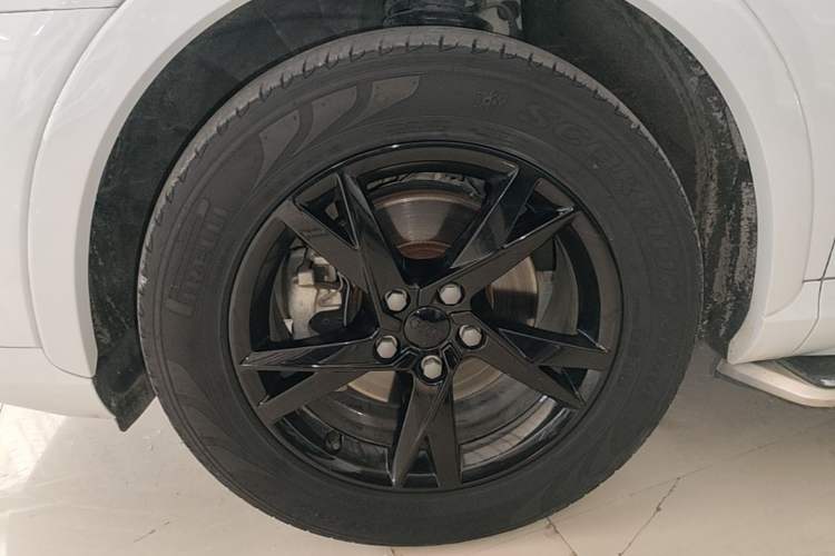 Used Audi Q3 2017 35 TFSI Fashion Model Left Front Wheel Hub