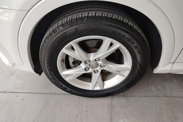 Used Audi Q3 2017 35 TFSI Fashion Model Left Front Wheel Hub