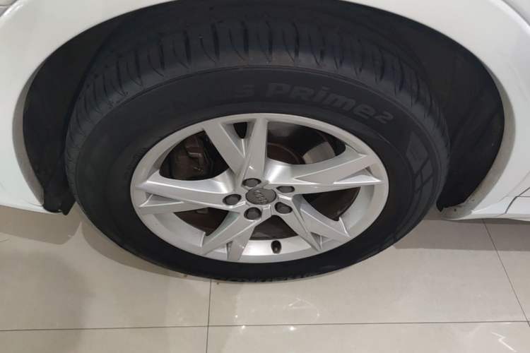 Used Audi Q3 2017 30 TFSI Fashion Model Left Front Wheel Hub