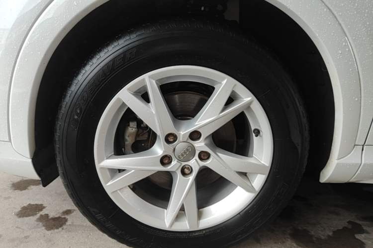 Used Audi Q3 2017 30 TFSI Fashion Model Left Front Wheel Hub