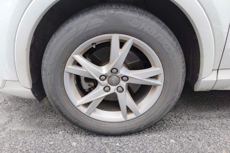 Used Audi Q3 2017 30 TFSI Fashion Model Left Front Wheel Hub