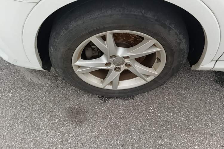 Used Audi Q3 2017 30 TFSI Fashion Model Left Front Wheel Hub