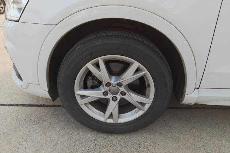 Used Audi Q3 2017 30 TFSI Fashion Model Left Front Wheel Hub