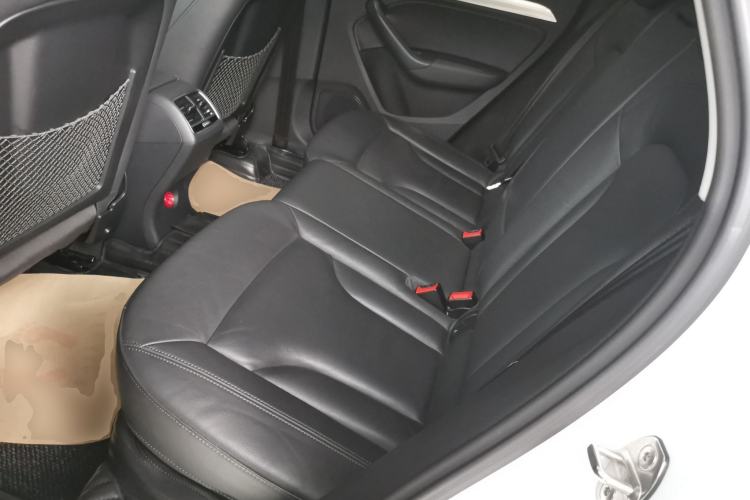 Used Audi Q3 2017 35 TFSI quattro all-wheel drive fashion model Left Rear Seat