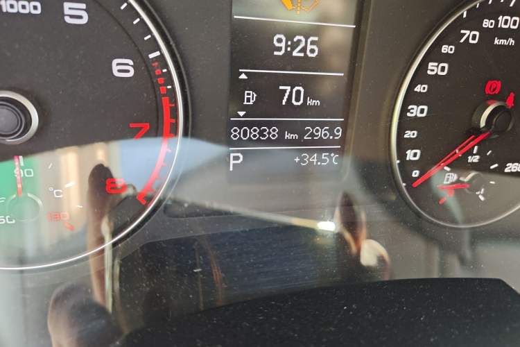 Used Audi Q3 2017 35 TFSI Fashion Model Odometer Close Up