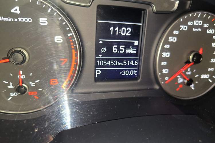 Used Audi Q3 2017 30 TFSI Fashion Model Odometer Close Up