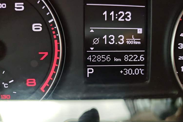 Used Audi Q3 2017 30 TFSI Fashion Model Odometer Close Up