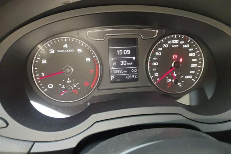 Used Audi Q3 2017 30 TFSI Fashion Model Odometer Close Up