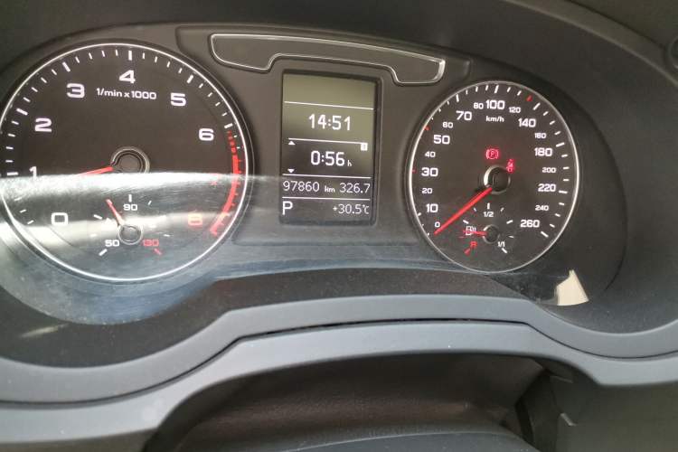 Used Audi Q3 2017 30 TFSI Fashion Model Odometer Close Up
