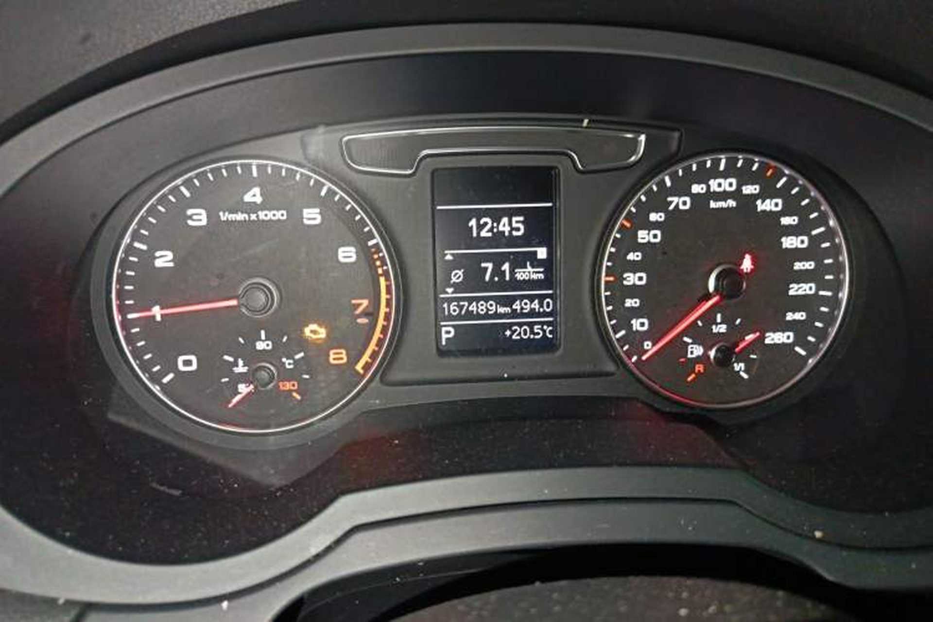 Used Audi Q3 2017 35 TFSI Fashion Model Odometer Close Up