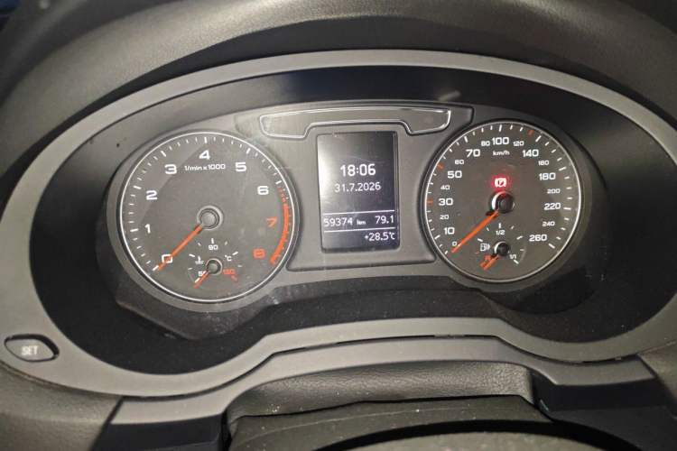 Used Audi Q3 2017 35 TFSI Fashion Model Odometer Close Up