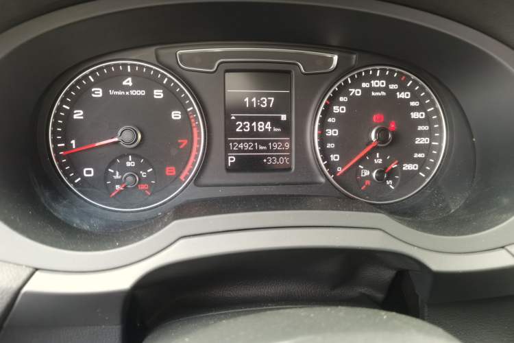 Used Audi Q3 2017 30 TFSI Fashion Model Odometer Close Up