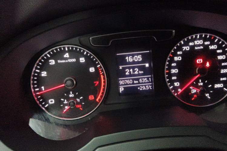 Used Audi Q3 2017 30 TFSI Fashion Model Odometer Close Up