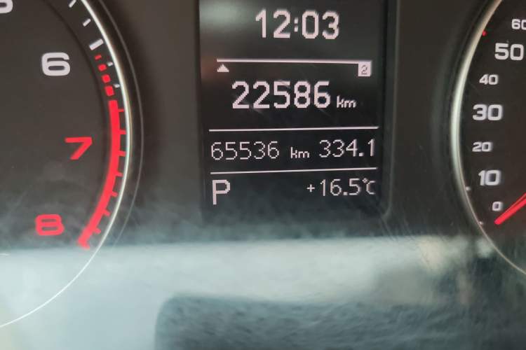 Used Audi Q3 2017 30 TFSI Fashion Model Odometer Close Up