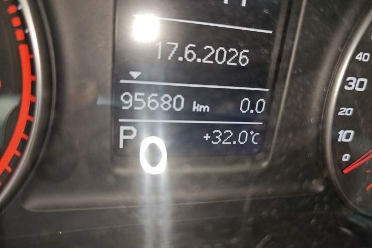 Used Audi Q3 2017 35 TFSI Fashion Model Odometer Close Up