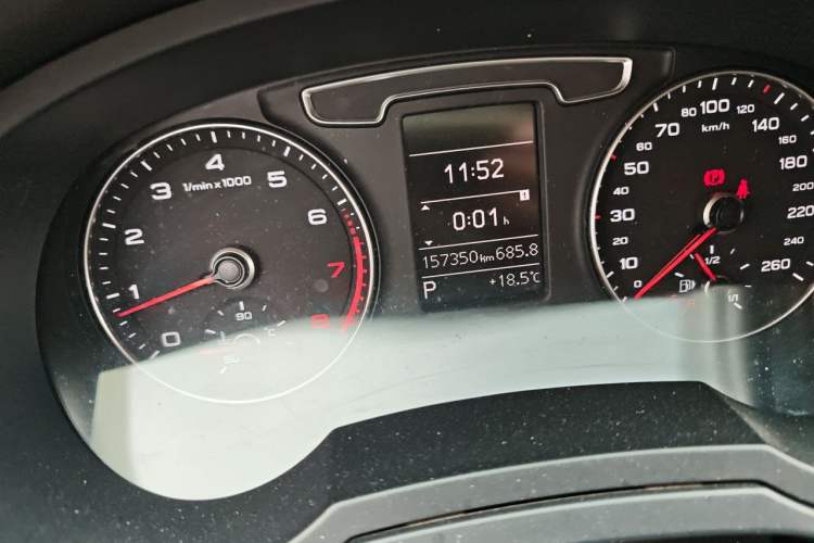 Used Audi Q3 2017 30 TFSI Fashion Model Odometer Close Up