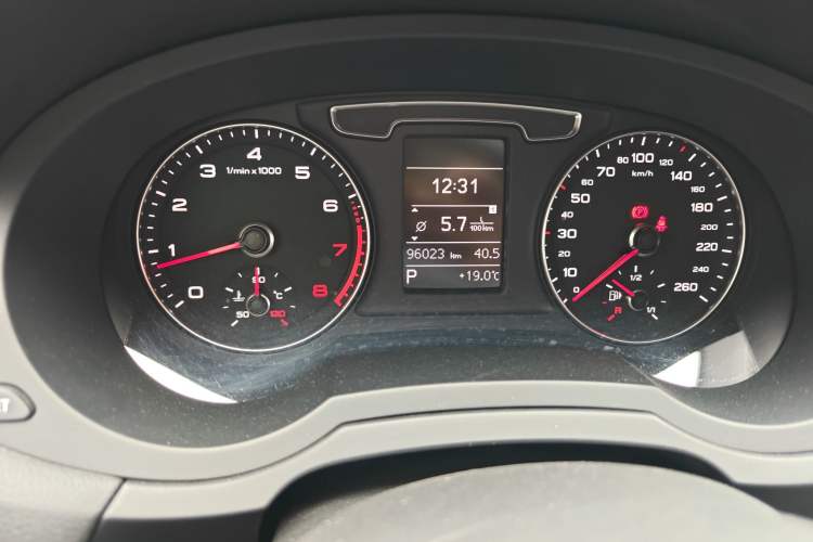 Used Audi Q3 2017 30 TFSI Fashion Model Odometer Close Up