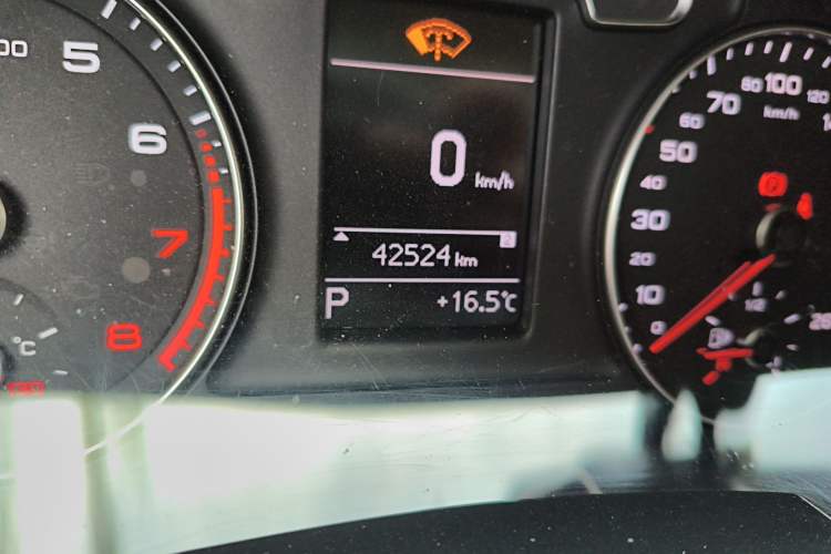 Used Audi Q3 2017 30 TFSI Fashion Model Odometer Close Up