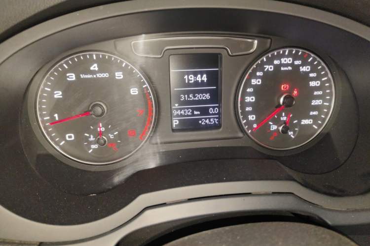Used Audi Q3 2017 30 TFSI Fashion Model Odometer Close Up