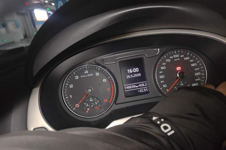 Used Audi Q3 2017 35 TFSI Fashion Model Odometer Close Up