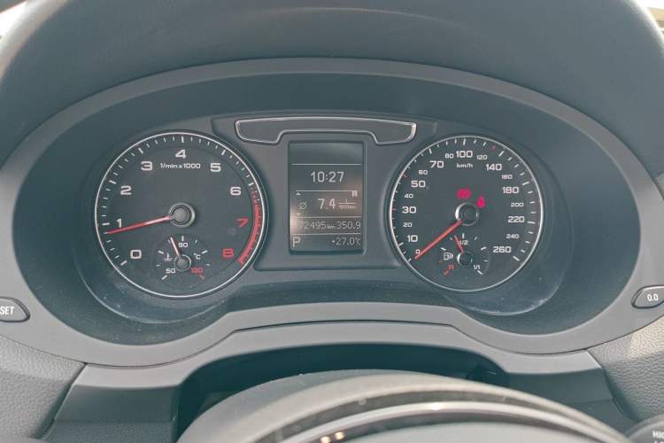 Used Audi Q3 2017 30 TFSI Fashion Model Odometer Close Up