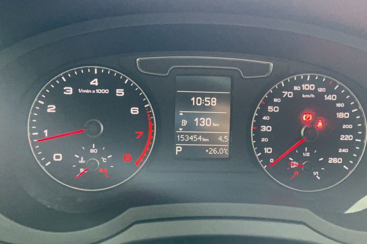 Used Audi Q3 2017 35 TFSI Fashion Model Odometer Close Up