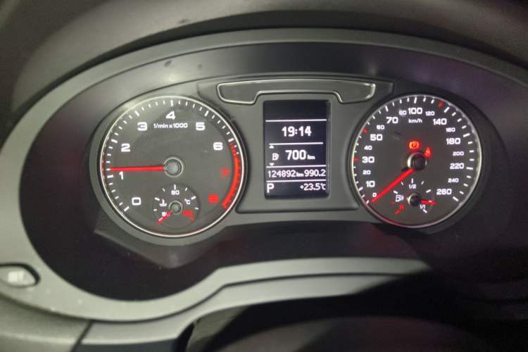 Used Audi Q3 2017 30 TFSI Fashion Model Odometer Close Up