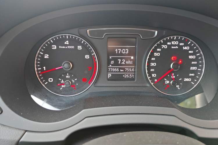 Used Audi Q3 2017 35 TFSI Fashion Model Odometer Close Up