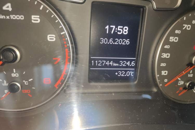 Used Audi Q3 2017 30 TFSI Fashion Model Odometer Close Up