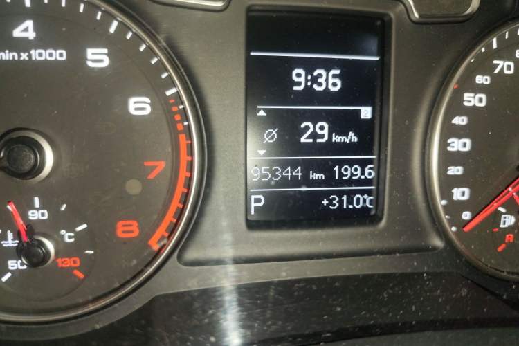 Used Audi Q3 2017 30 TFSI Fashion Model Odometer Close Up