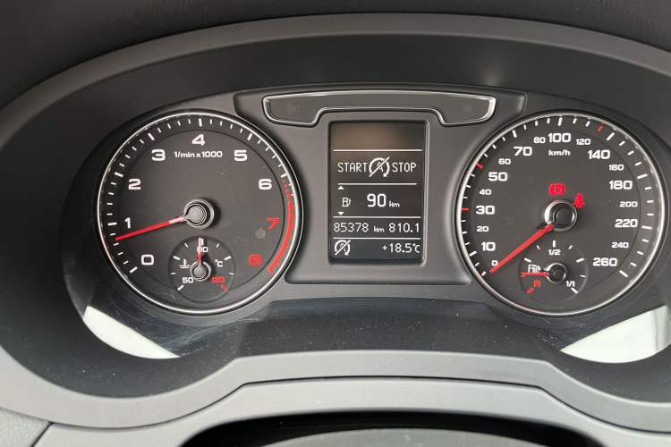 Used Audi Q3 2017 35 TFSI Fashion Model Odometer Close Up