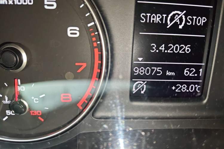 Used Audi Q3 2017 30 TFSI Fashion Model Odometer Close Up