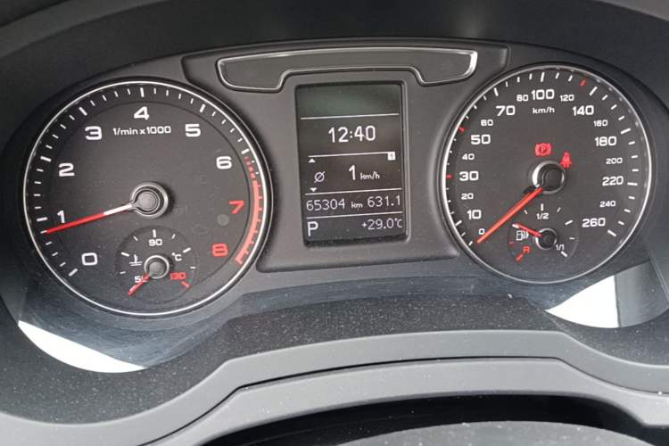 Used Audi Q3 2017 30 TFSI Fashion Model Odometer Close Up