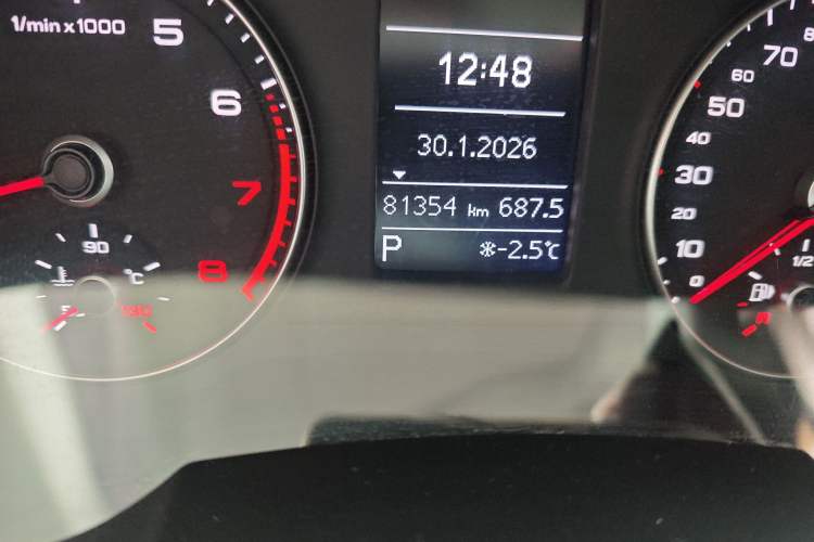 Used Audi Q3 2017 35 TFSI Fashion Model Odometer Close Up