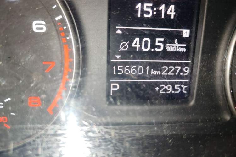 Used Audi Q3 2017 35 TFSI Fashion Model Odometer Close Up