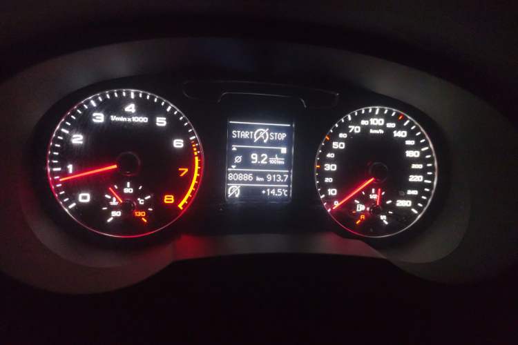 Used Audi Q3 2017 35 TFSI Fashion Model Odometer Close Up