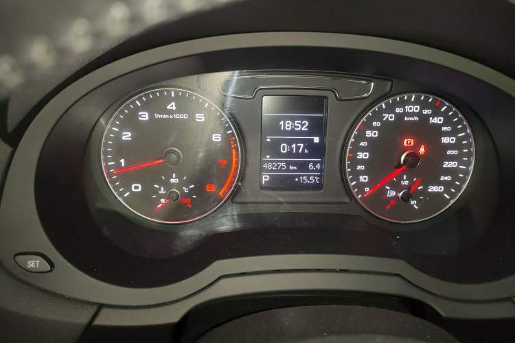 Used Audi Q3 2017 35 TFSI quattro all-wheel-drive sport model Odometer Close Up