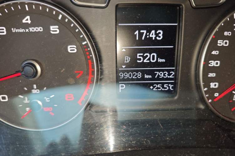 Used Audi Q3 2017 30 TFSI Fashion Model Odometer Close Up