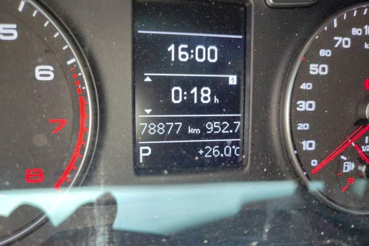 Used Audi Q3 2017 30 TFSI Fashion Model Odometer Close Up