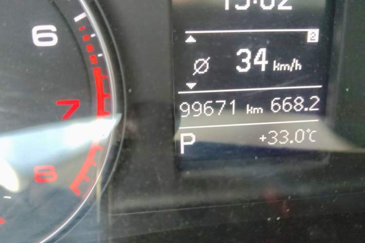 Used Audi Q3 2017 40 TFSI quattro all-wheel-drive sport model Odometer Close Up
